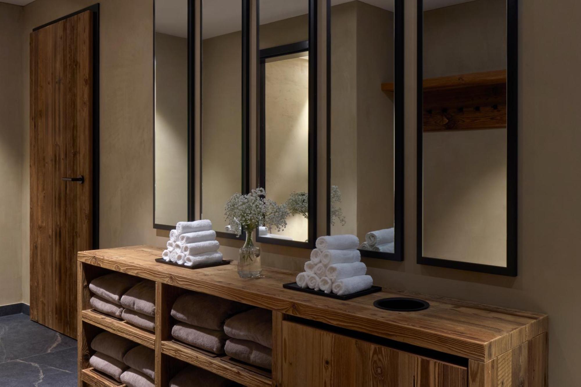 Miiro The Mansard Hotel Гстаад Екстериор снимка